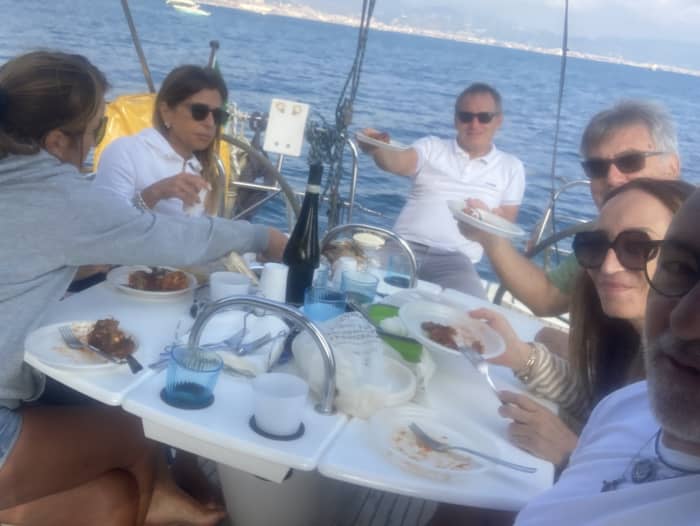 Genießen Sie einen ganzen Tag Segeln in Manfredonia auf einem Segelboot