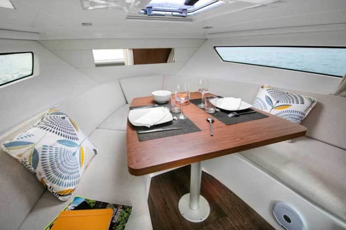 Ontdek Latsi: een hele dag zon op een motorboot