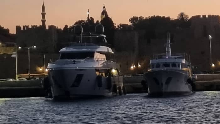 Ontsnapping tijdens het gouden uur: 2 uur durende zonsondergangcruise
