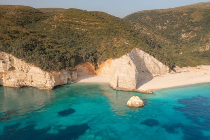 Elegancia jónica: crucero privado de 10 horas a Cefalonia e Ítaca