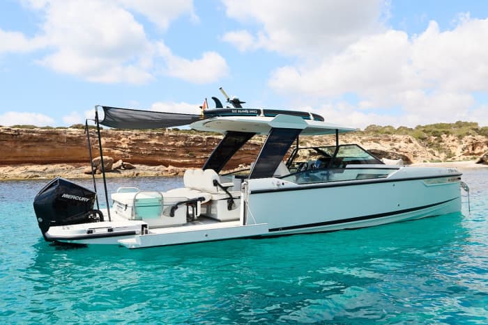 Premium dagcharter in de wateren van Ibiza en Formentera - 8 uur