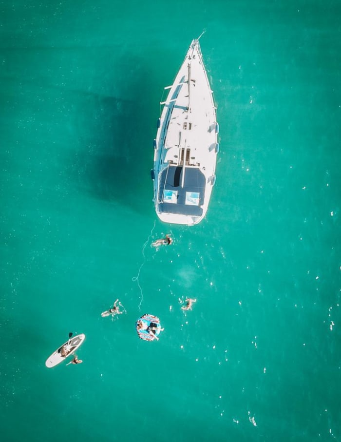 Spend a 7h sailing around Cambrils on a sailboat