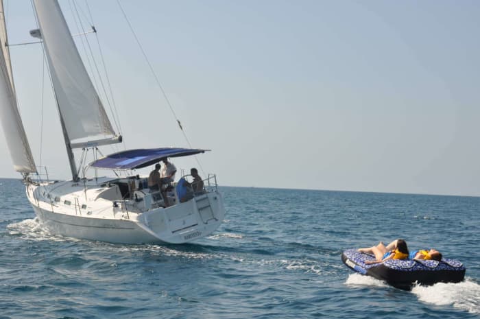 Spend a 7h sailing around Cambrils on a sailboat