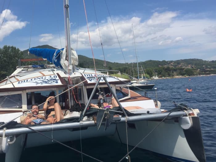 Ganztägiges Segelerlebnis auf einem Katamaran in Rom