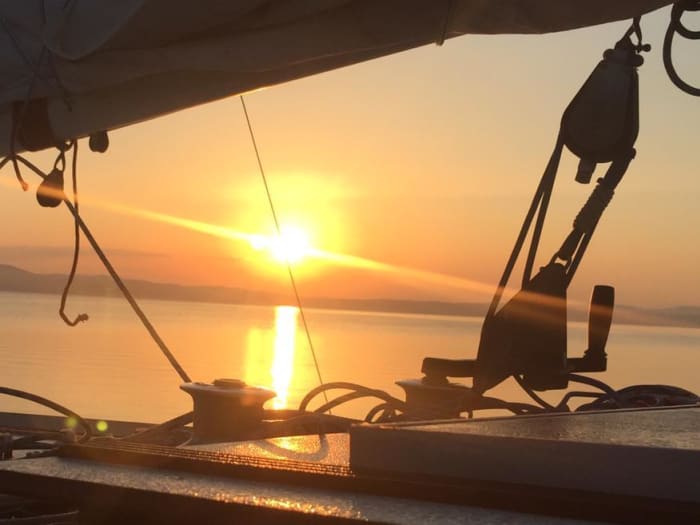 Ganztägiges Segelerlebnis auf einem Katamaran in Rom