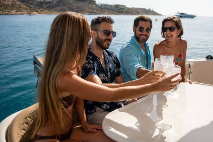 Tramonto nel Mediterraneo: crociera ad Altea con tapas e bevande incluse (3 ore)