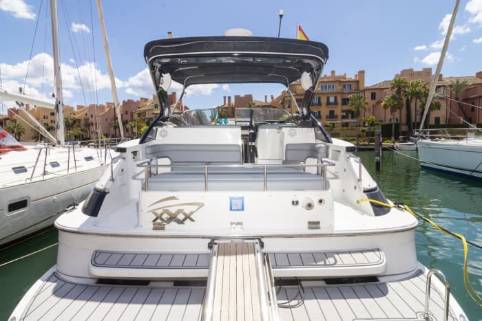 Discover Sotogrande on a motorboat for 8h
