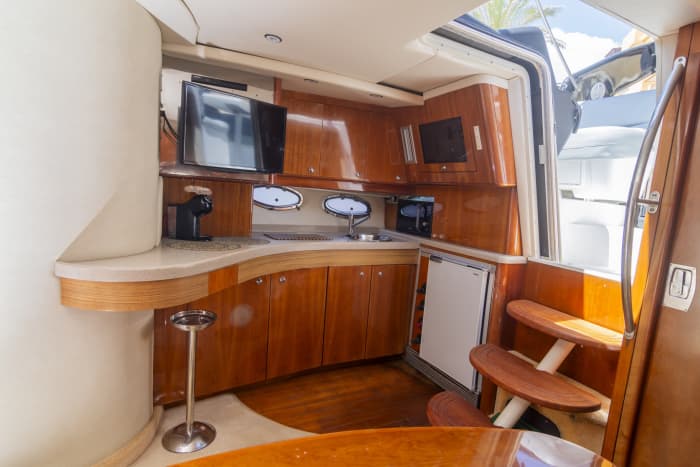 Discover Sotogrande on a motorboat for 8h
