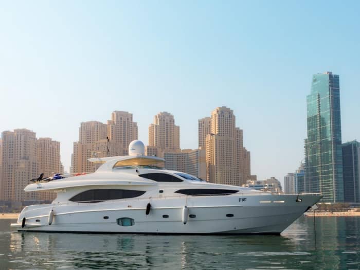 Expérience panoramique en yacht à Dubaï – Visite de 4 heures