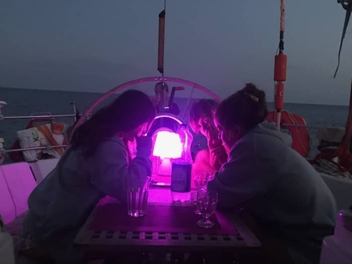 Entspannung in Dinard: 10 Stunden Sonne auf einem Segelboot