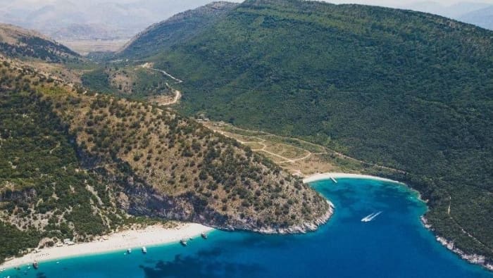 Halbtägige Entdeckungstour durch Sarandë: Ihr Kurztrip mit dem Motorboot