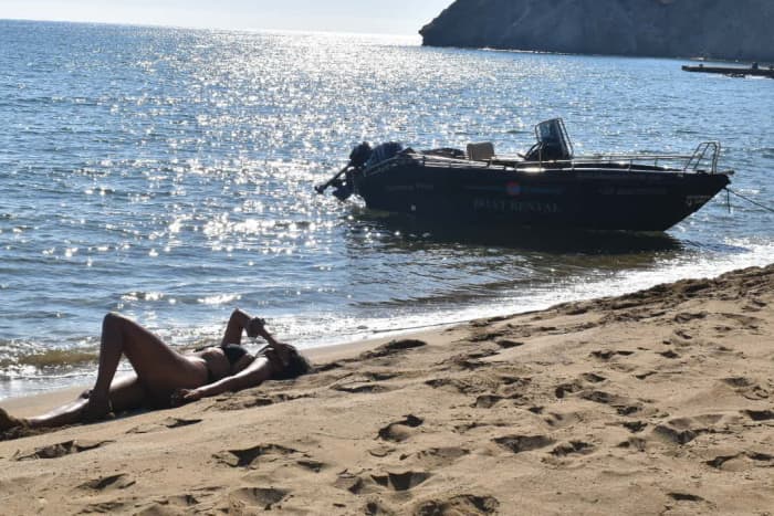 La tua barca a motore privata per una giornata nei dintorni di Agios Nikolaos