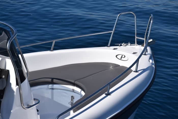 La tua barca a motore privata per una giornata nei dintorni di Agios Nikolaos