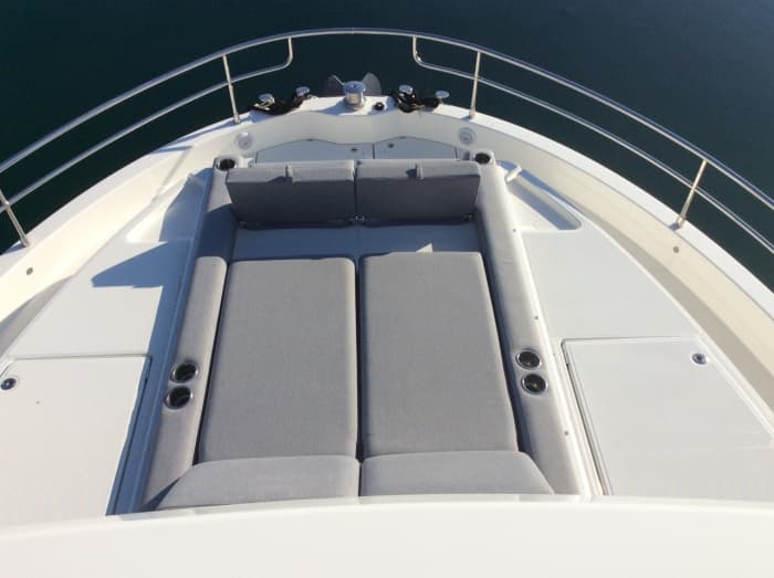 Profitez d'une journée complète à bord d'un yacht à moteur à Antibes