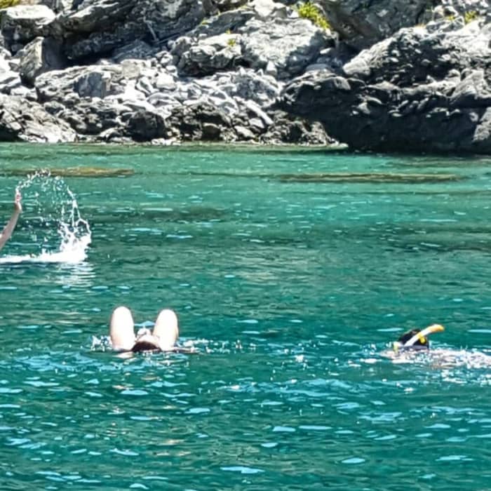 Rondleiding door een beschermd zeegebied met snorkelen en een aperitief.