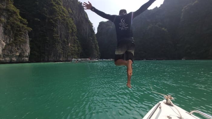 Prenez 6 heures pour découvrir la magie cachée de Krabi depuis les vagues.