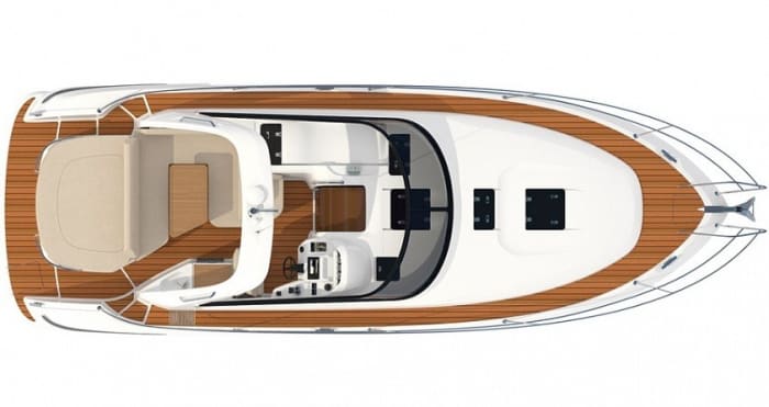 Full-day motorboat rental in Southampton