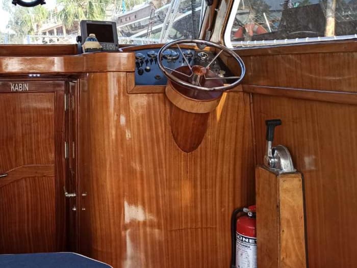 Explora la isla de Kekova en barco: Un día completo en el agua a bordo de una lancha motora.
