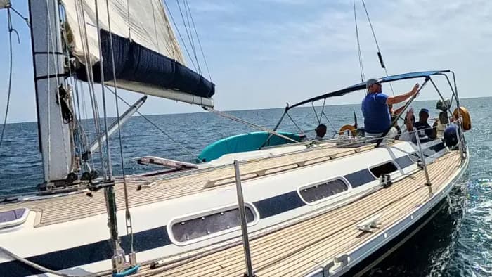 Erleben Sie einen unvergesslichen Segeltörn in Lagos, Portugal – perfekt für einen halbtägigen Bootsausflug an der Algarve.