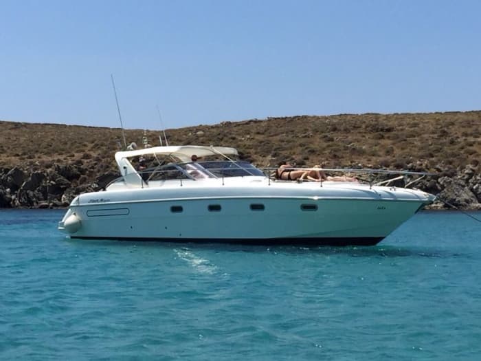 Escursione di mezza giornata alla scoperta di Sifnos: una breve fuga in motoscafo.