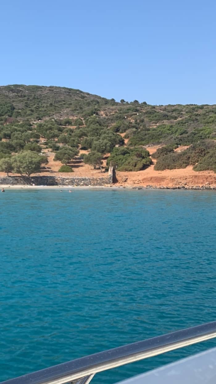 Louez un bateau à moteur à Agios Nikolaos