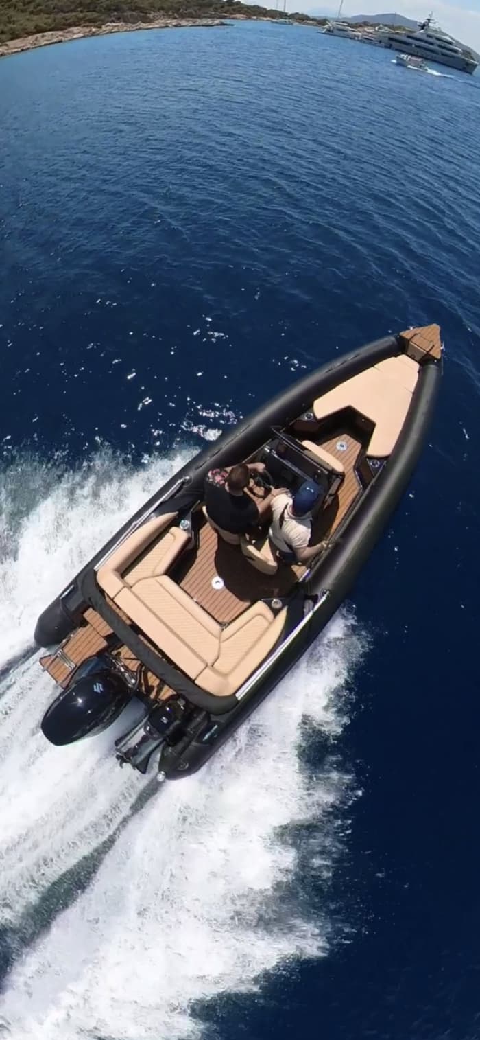 Private boat trip around Athens on a motorboat