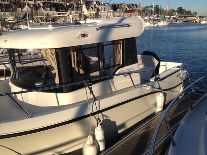Genießen Sie 3 Stunden und 45 Minuten Sonne auf einem Motorboot in Tréboul