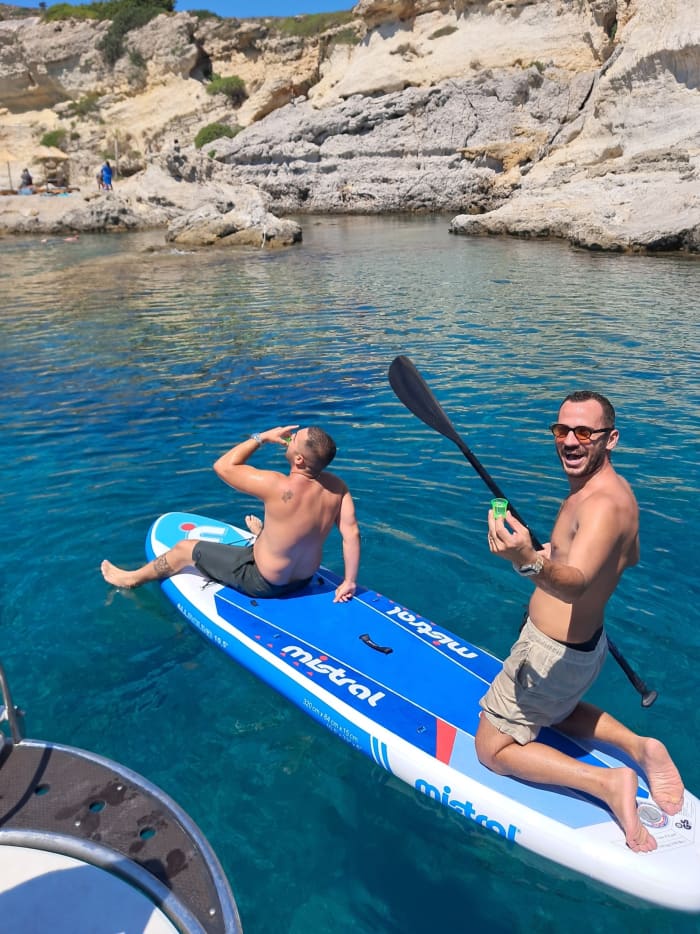 Découvrez Rhodes lors d'une excursion d'une journée en bateau à moteur.