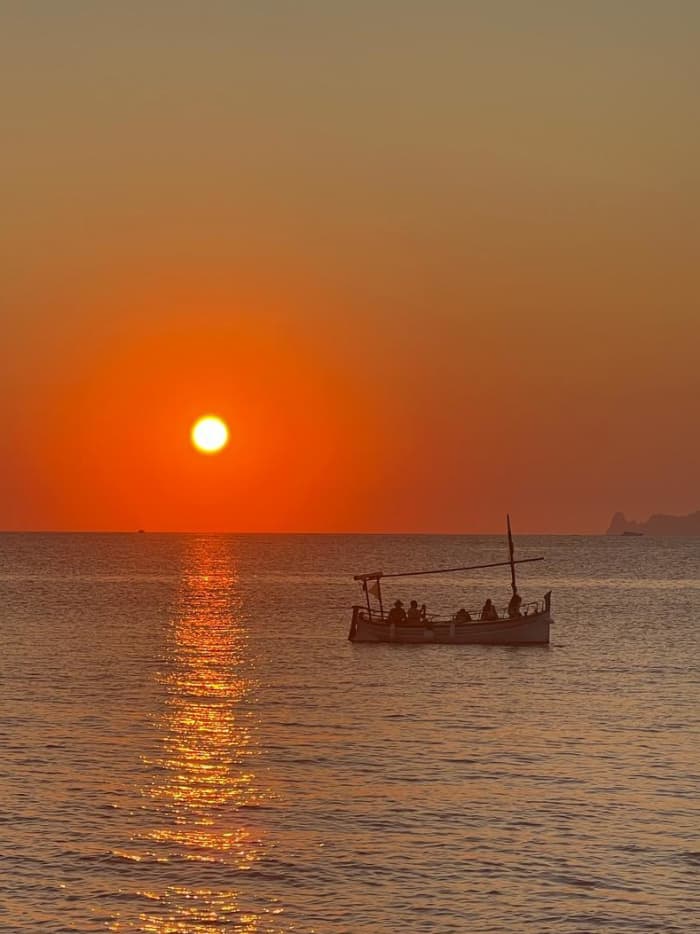 8 uur zon en turquoise wateren rondom Ibiza