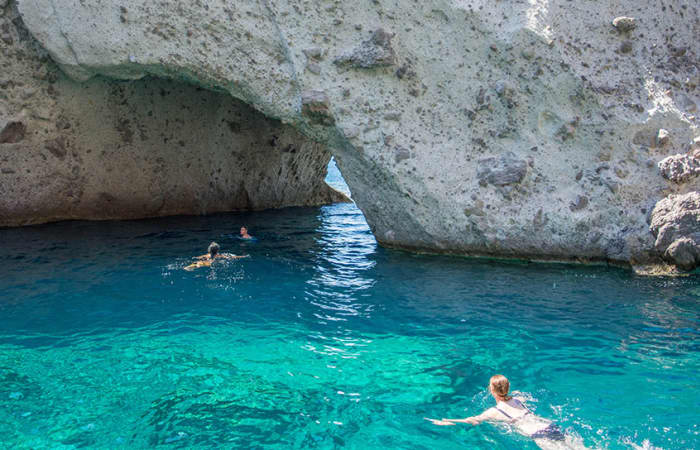 Antiparos, Panteronisi et Despotiko | Croisière privée en yacht d'une journée