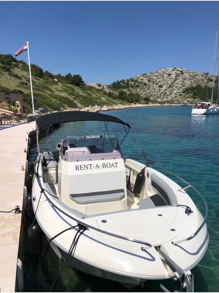 Verken Zadar vanaf het water: een hele dag op het water aan boord van een motorboot.