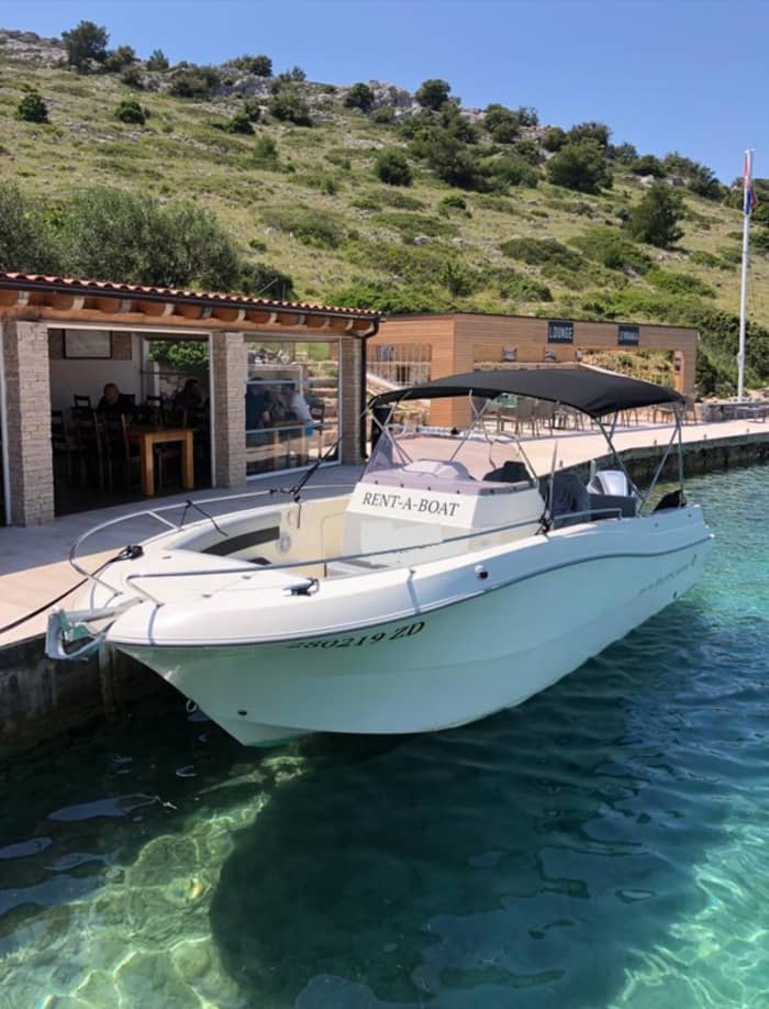Verken Zadar vanaf het water: een hele dag op het water aan boord van een motorboot.