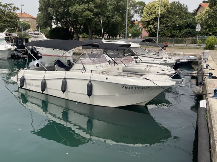 Verken Zadar vanaf het water: een hele dag op het water aan boord van een motorboot.
