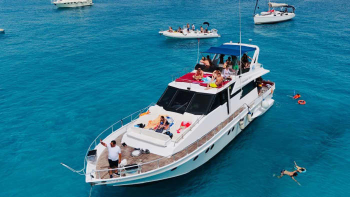Be enchanted by a day in Favignana and Levanzo