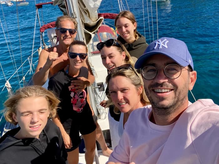 Private sailing day trip in front of the great Esterel massif and its magical coves