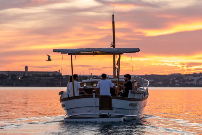 Romantic 2h Sunset Tour Mahón Port