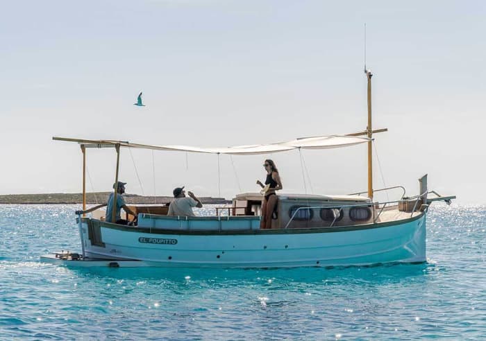 Enjoyable 6h boat trip with an authentic Menorcan Llaut