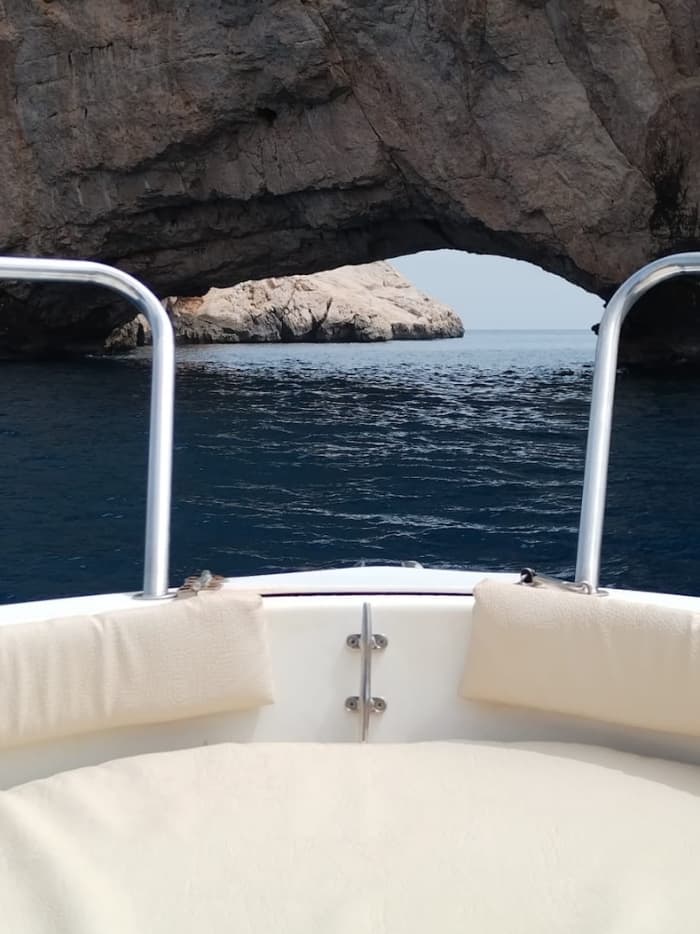 Ibiza: Privéboot · Baai en snorkelroute · Tot 5 personen + schipper