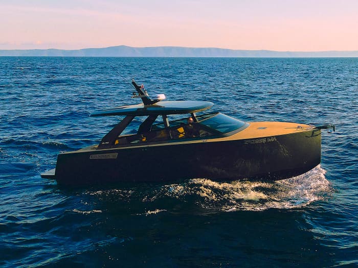 De stad Korčula, het scheepswrak op het schiereiland Pelješac en het eiland Badija-herten