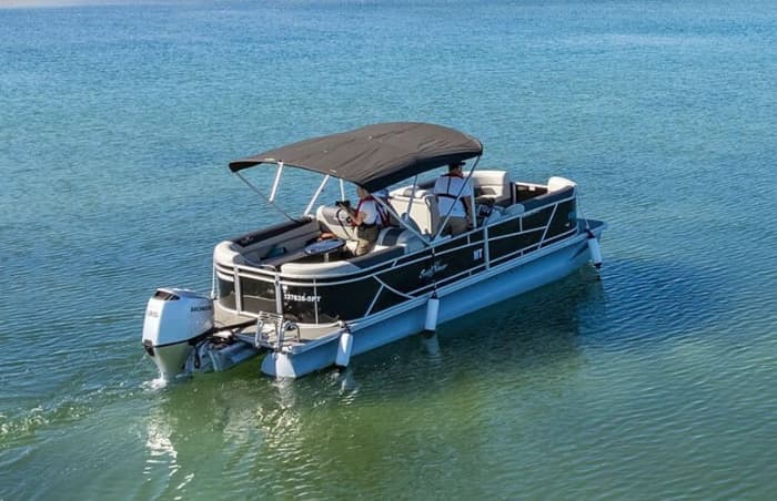 Erkunden Sie Faro in einem halben Tag: Mieten Sie ein Motorboot für 4 Stunden