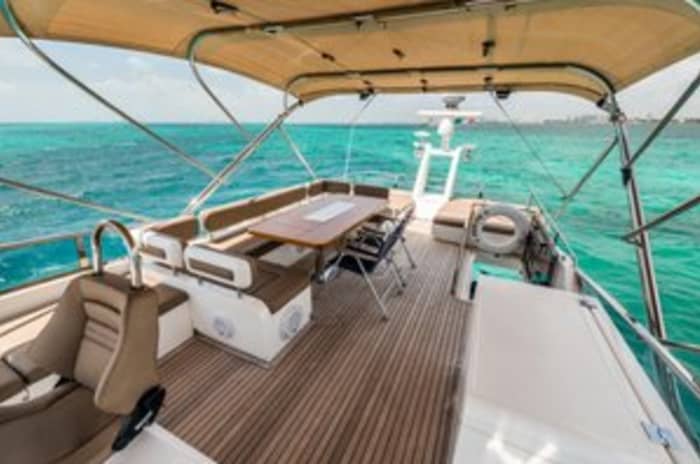 70’ FAIRLINE Luxury Sunset Cruise Cancun