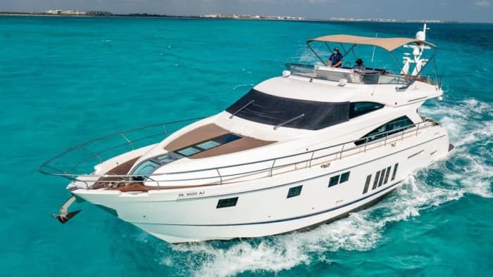 70 ft Fairline: Luxury Cancun Yachting