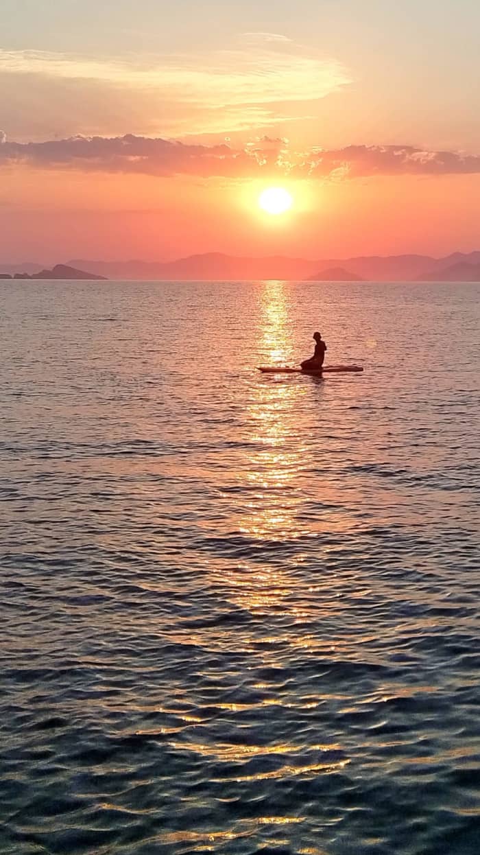 Evening Glow at Sea: En solnedgångstur genom Fethiyes Şövalye Island