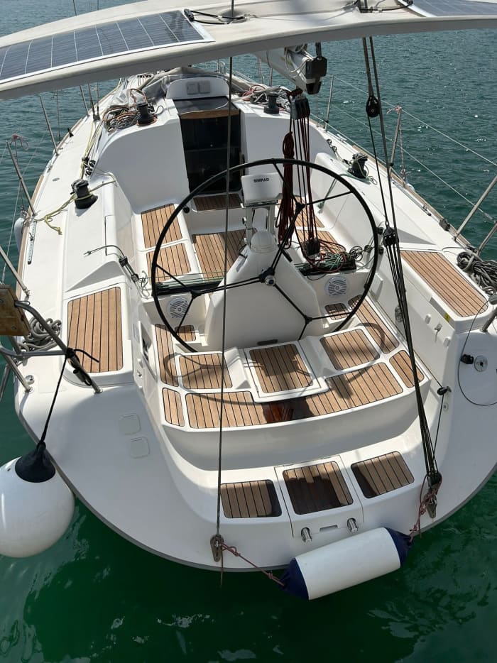 Enjoy a day at sea in Šibenik on a sailboat