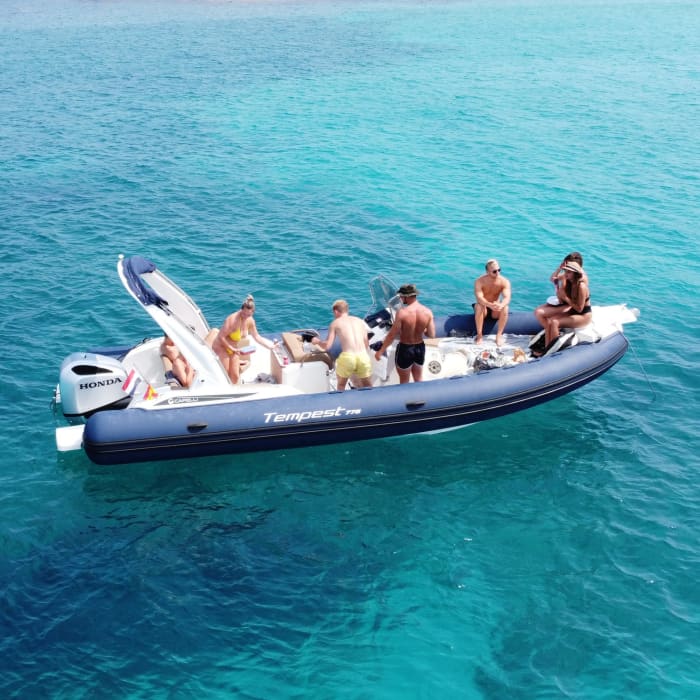 Wake Up to Paradise: Exclusive Early Morning Boat Tour