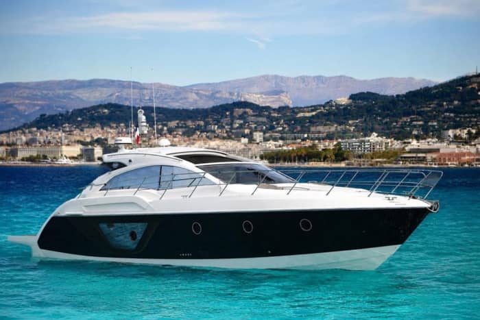 Journée exceptionnelle entre Cannes, le Cap d'Antibes et les îles de Lérins à bord du Sessa C48