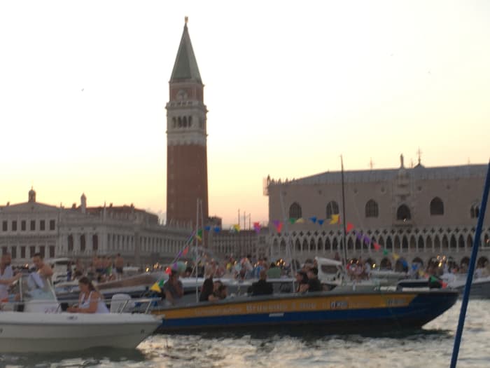 Upptäck Venedig på en motorbåt i 7 timmar