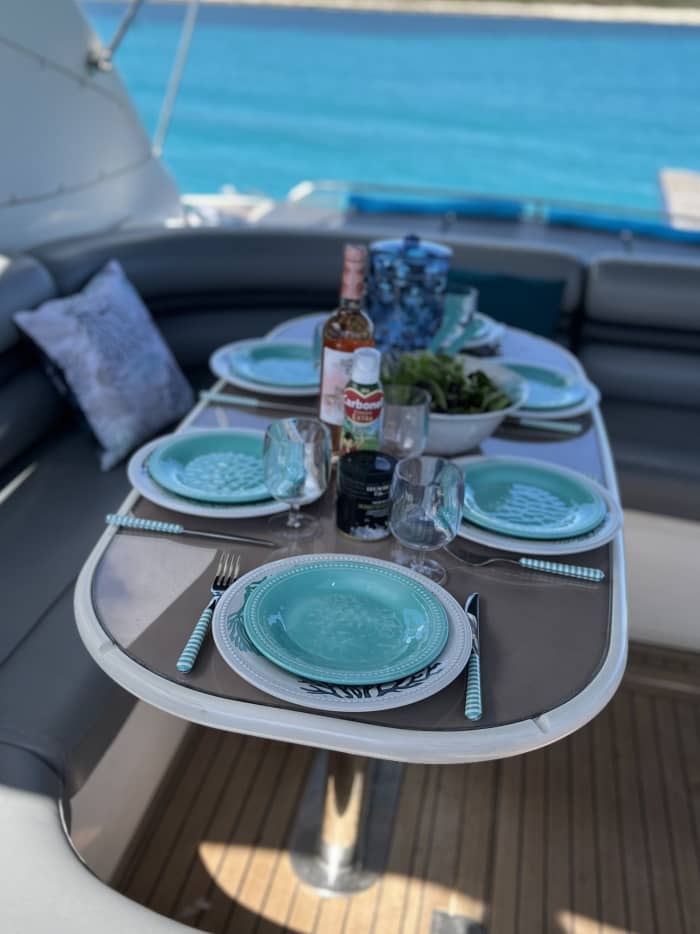 Discover the best coves of Menorca aboard the Yara Princess V50