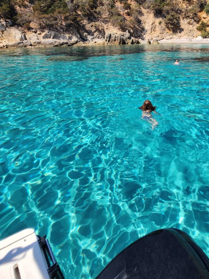 Exclusive mini-yacht tour of the Villasimius Marine Protected Area with a dip in the natural pools of Venus.
