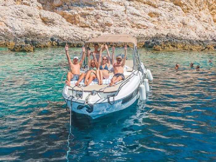Excursion privée d'une journée à Hvar et à la Corne d'Or – Découvrez les joyaux des îles croates au départ de Trogir